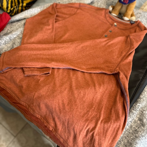 Tommy Bahama X-Large Dark Orange Long Sleeve 1/4 button Shirt - Picture 7 of 7